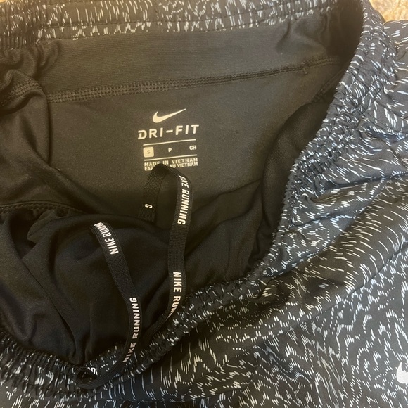 Nike running drifit shorts size small - Picture 2 of 3